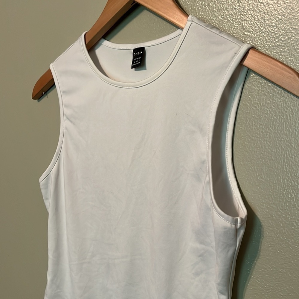 Shein sleeveless bodysuit color is white womens size medium - Picture 4 of 8